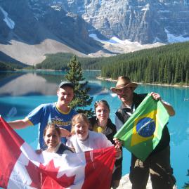 Découvre nos programmes adultes pour un séjour en immersion au Canada.