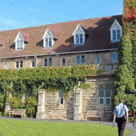 Fais tes études supérieures à University of Gloucestershire au Royaume Uni